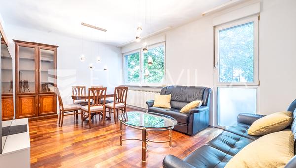 Záhřeb, JARUN, třípokojový byt se soukromou zahradou, blízko jezera Jarun, 87 m²