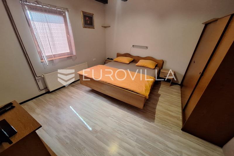 Karlovac, Zadobarje, Haus 100 m², renoviert, komplett ausgestattet - 5