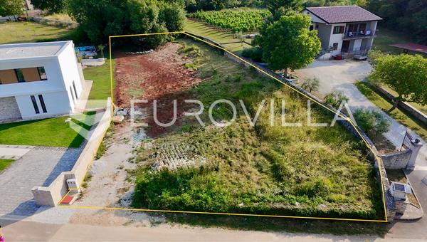 Istrien, Tinjan, Baugrundstück mit Infrastruktur