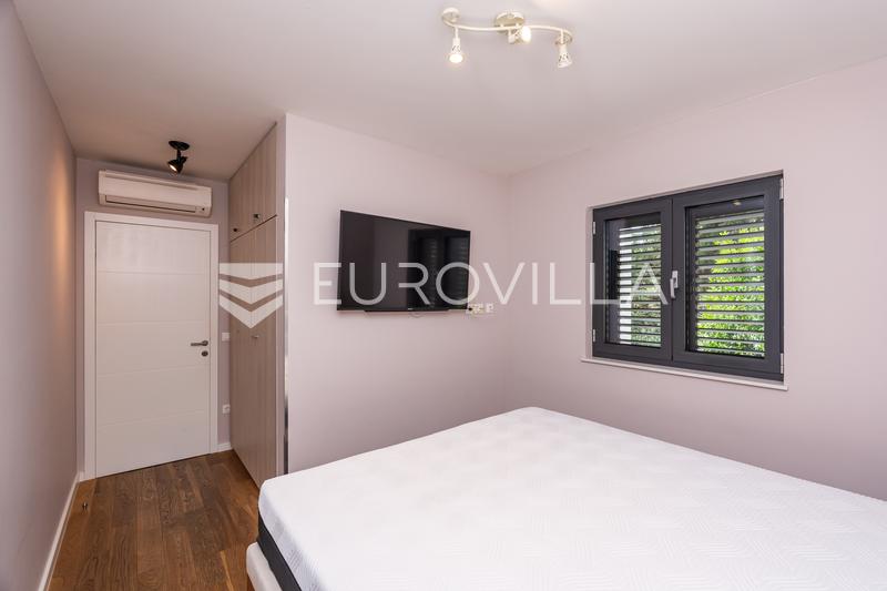 Dubrovnik, kiralık, bahçeli ve teraslı dört odalı daire - 6