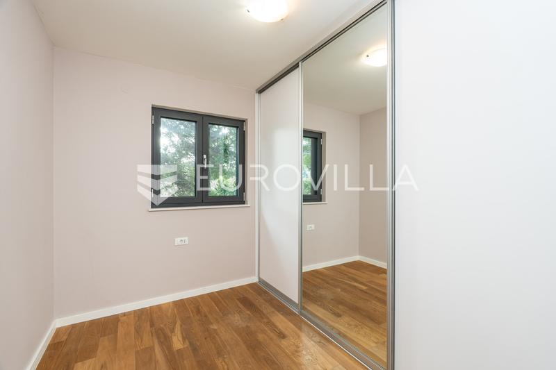 Dubrovnik, kiralık, bahçeli ve teraslı dört odalı daire - 9
