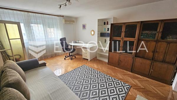 Osijek, Centro, Venta, apartamento de 77 m² en Kapucinska, 4.º piso