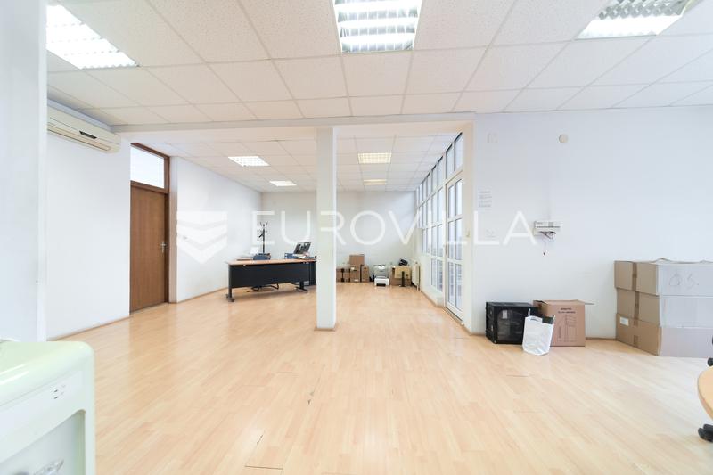 Osijek, Retfala, poslovna zgrada površine 275 m2