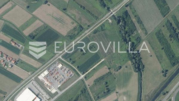 Veliko Trgovišće, building land of 5,244 m² in a Commercial Zone