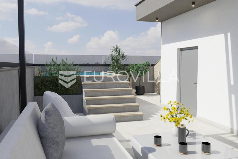 Zadar, Vir, penthouse s krovnim bazenom 350m od mora