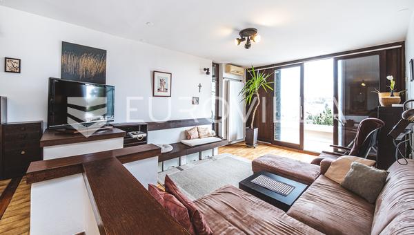 Загреб, Ксавер, трехэтажная квартира 100 м² и гараж
