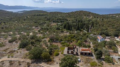 Pelješac, Lovište, nedovršena kuća na građevinskom zemljištu