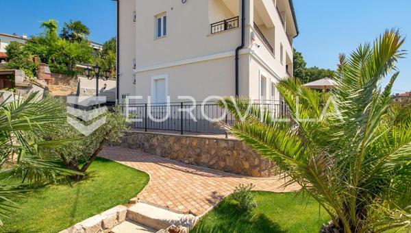 Rijeka, Kantrida, apartment of 111 m² with a large terrace and sea view