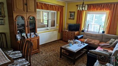 Gornji Kneginec, Varaždin Breg, kuća s prekrasnim dvorištem i pogledom na Varaždin