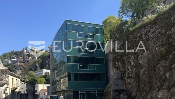Rijeka, Centro, prédio de escritórios em localização privilegiada NKP 750m2