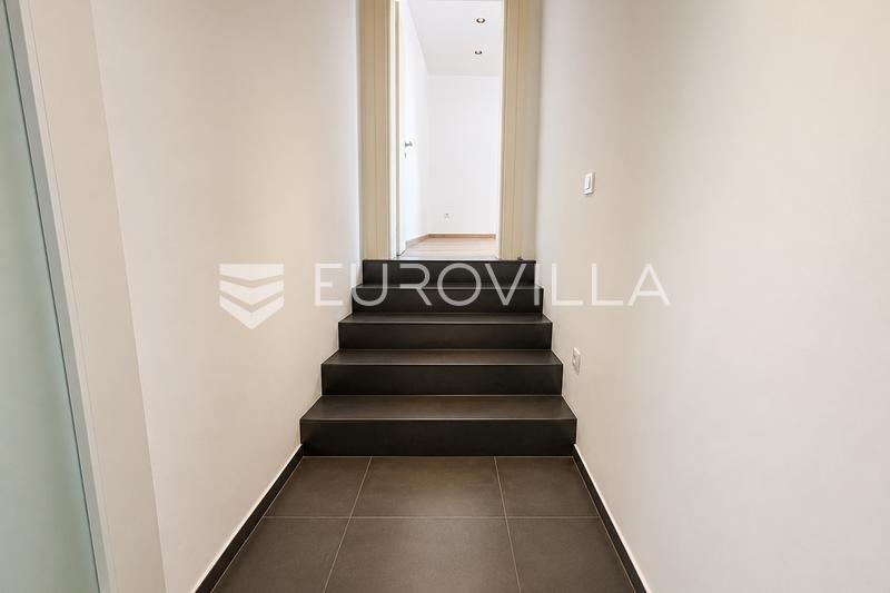 Rijeka, Centar, NAJAM, poslovni prostor, ured, 115 m², 2. kat - 4