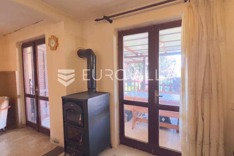 Istria, Novigrad surroundings, charming row house with sea view and garden