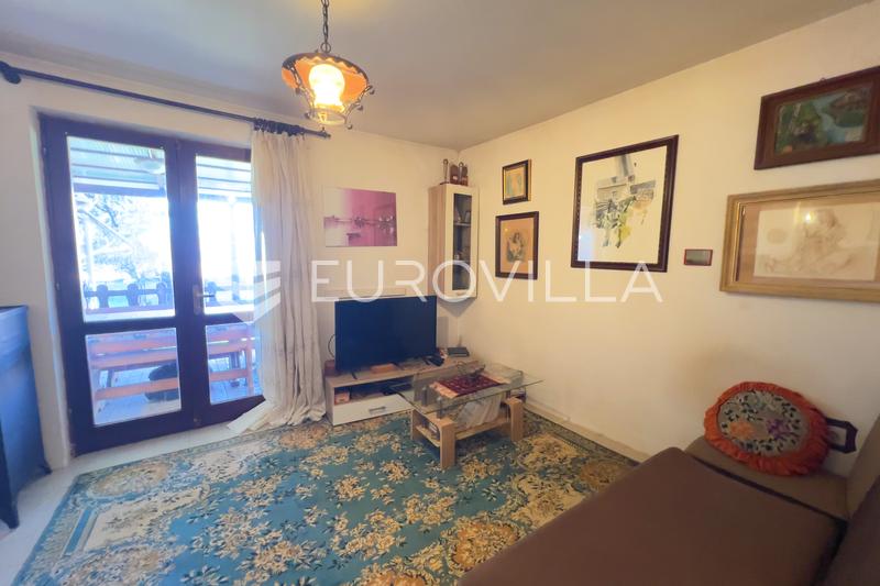 Istria, Novigrad surroundings, charming row house with sea view and garden