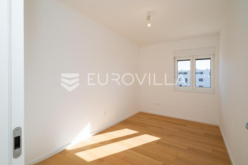 Zadar, Belafuža, trosoban stan s krovnom terasom, NOVOGRADNJA, NKP 138,77 m2