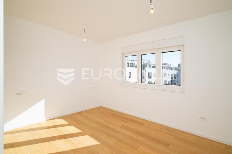Zadar, Belafuža, trosoban stan s krovnom terasom, NOVOGRADNJA, NKP 138,77 m2