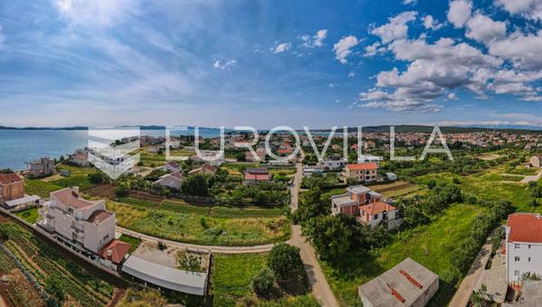 Zadar, Sukosan, terreno para construção com vista para o mar, a 50 m da praia