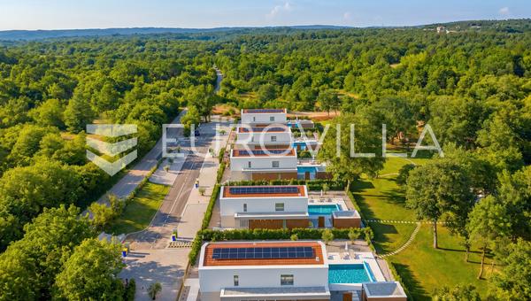 Istrien, Labin - toppmodern villa B, uppvärmd pool 48 m2, 2402 m2 anlagd trädgård