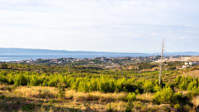 Mravince, atraktvino građevinsko zemljište površine 2067 m²