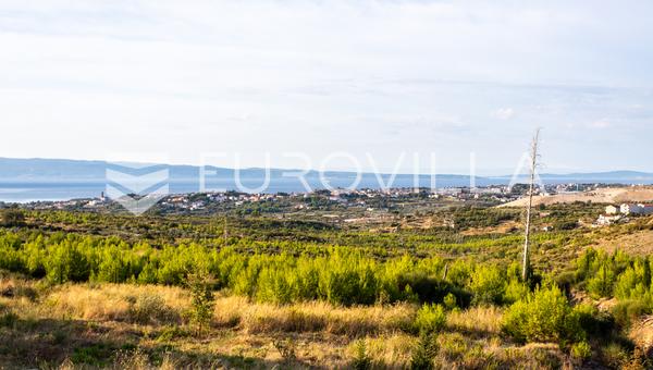 Mravince, atraktvino građevinsko zemljište površine 2067 m²