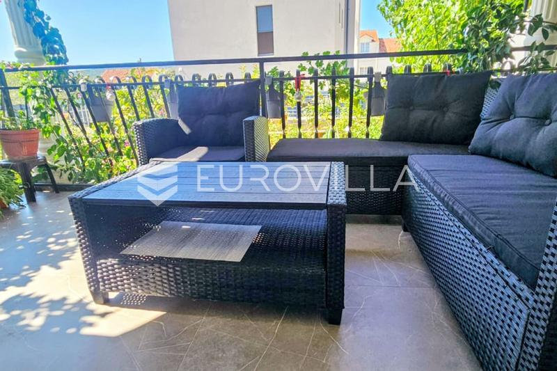 Trogir-Seget Vranjica detached house on two floors with yard and garden