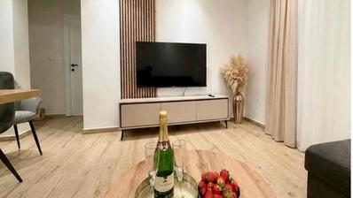 Kastel Novi, apartamento de dois quartos recentemente renovado