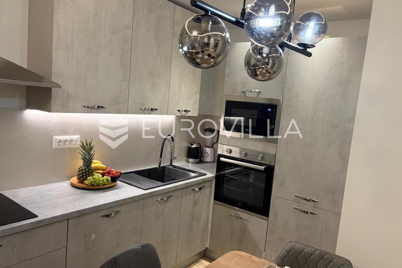 Kaštel Novi, nově zrekonstruovaný dvoupokojový byt - 6