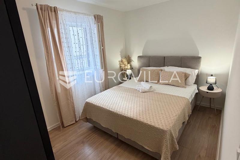 Kaštel Novi, nově zrekonstruovaný dvoupokojový byt - 10