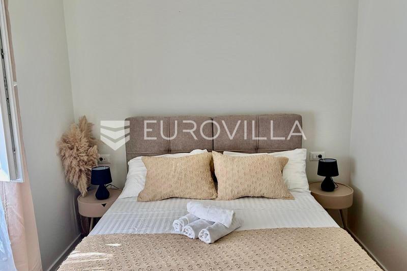 Kaštel Novi, nově zrekonstruovaný dvoupokojový byt - 13