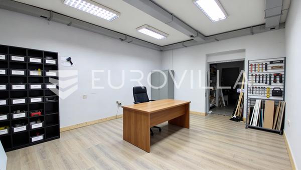 Rijeka, Centar, espaço comercial com área de 108 m²
