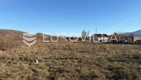 Dicmo, Prisoje, građevinsko zemljište ukupne površine 1000 m²