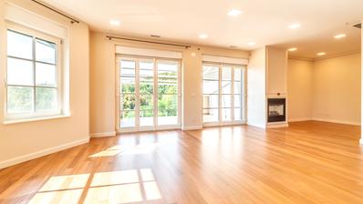 Zagreb, Remete, četverosoban penthouse s 2 parkirna mjesta i spremištem