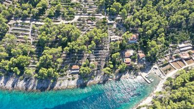 Korčula, Vela Luka, građevinsko zemljište 2.red uz more