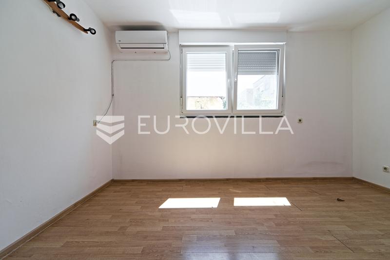 Eszék, Jug 2 - eladó egyszobás lakás, teljes területe 33 m². - 6
