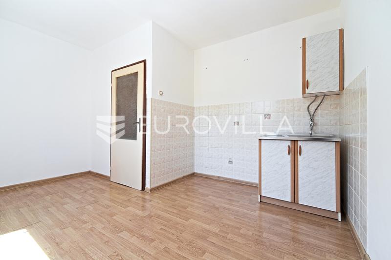 Eszék, Jug 2 - eladó egyszobás lakás, teljes területe 33 m². - 4