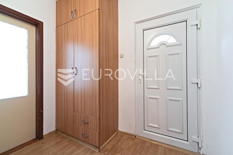 Eszék, Jug 2 - eladó egyszobás lakás, teljes területe 33 m². - 10