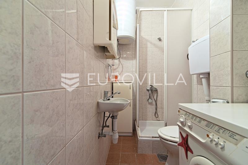 Eszék, Jug 2 - eladó egyszobás lakás, teljes területe 33 m². - 8