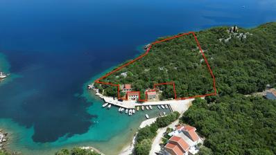 Peljesac, Osobjava, terrain attrayant, première rangée à la mer