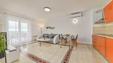 Selce, FOR RENT IN WINTER, spacious 75 m² two bedroom apartment with sea view