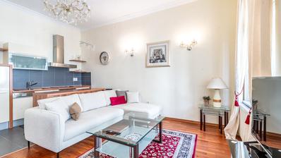 Zagreb, Centar, Teslina, predivan trosoban stan, neto površine 74 m², TOP lokacija