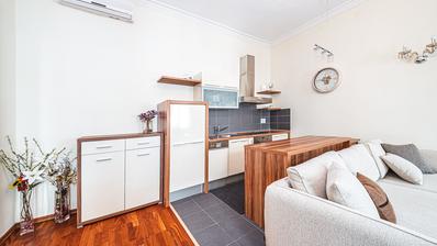 Zagreb, Centar, Teslina, predivan trosoban stan, neto površine 74 m², TOP lokacija