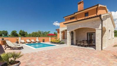 Lussuosa Casa Familiare con Piscina a Jadreski, Liznjan
