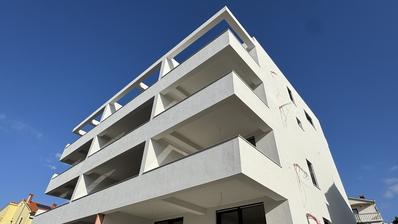 Двухкомнатная квартира в Повляне, остров Паг, в 180 метрах от моря.