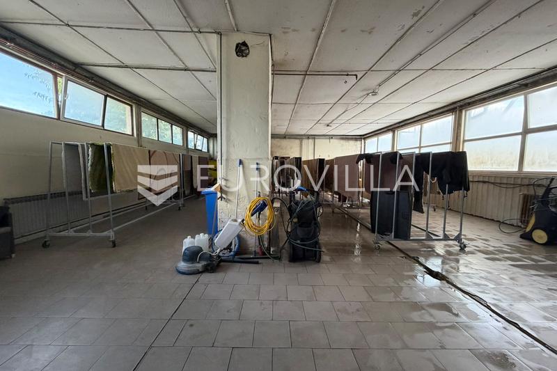 Đakovo, Industrijska zona, 4 hale/poslovna prostora i građevinsko zemljište - 20