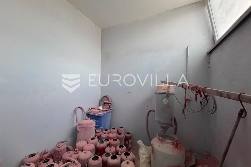 Đakovo, Industrijska zona, 4 hale/poslovna prostora i građevinsko zemljište - 15