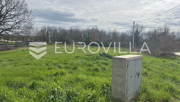 İstria, Jursici - 670 m2 inşaat arazisi