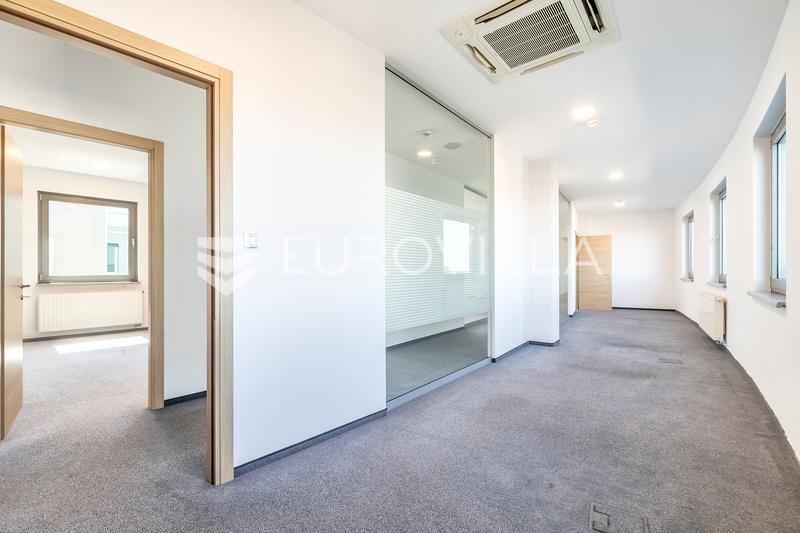 Zágráb, Buzin, üzlethelyiség 132 m² - 4