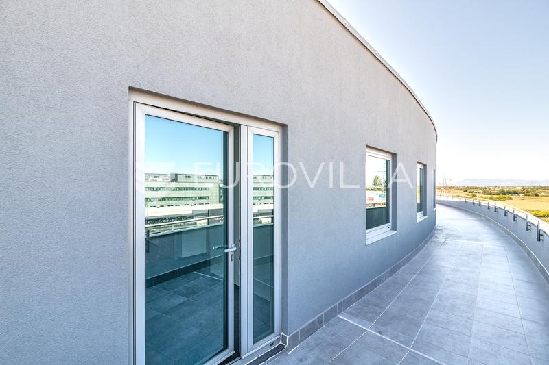 Zágráb, Buzin, üzlethelyiség 132 m² - 6