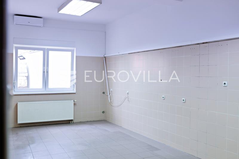 Virovitica, centro - una propiedad de uso mixto - 6