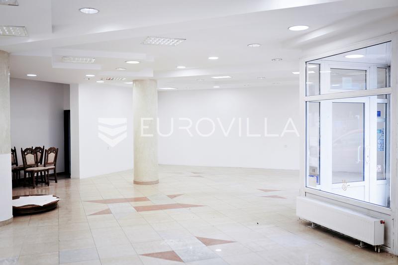 Virovitica, centro - una propiedad de uso mixto - 4