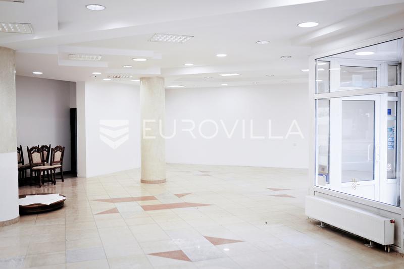 Virovitica, centro - una propiedad de uso mixto - 2